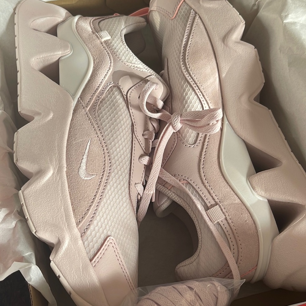 Brand New Nike RYZ 365 II size 9.5